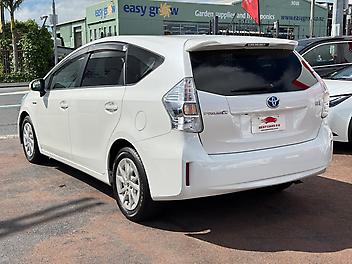 2012 Toyota Prius ALPHA 07 SEATER HYBRID