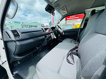 2024 Toyota Hiace ALMOST BRANDNEW 15KM  2L PETROL 