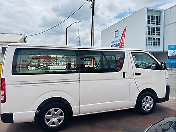 2024 Toyota Hiace ALMOST BRANDNEW 15KM  2L PETROL 