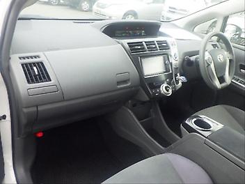 2013 Toyota Prius ALPHA