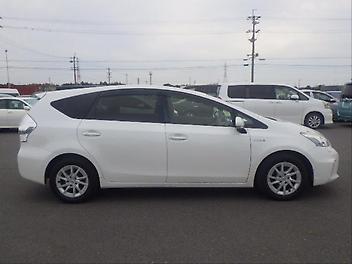 2013 Toyota Prius ALPHA