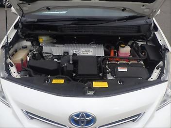 2013 Toyota Prius ALPHA