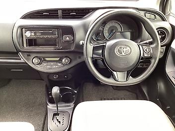 2017 Toyota VITZ