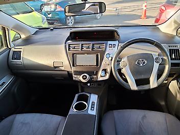 2012 Toyota Prius Alpha 7 Seater