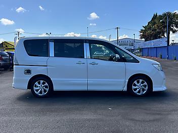 2012 Nissan Serena