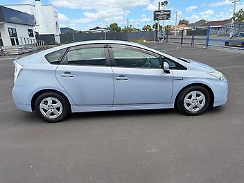 2011 Toyota Prius HYBRID