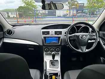 2013 Mazda Axela