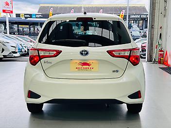 2017 Toyota VITZ HYBRID F GRADE | PUSH START WITH SMART KEY | 