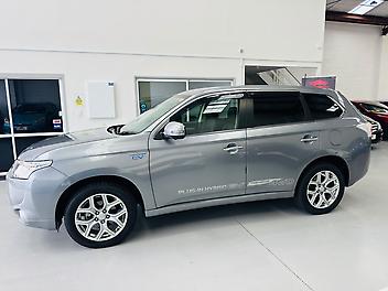 2014 Mitsubishi Outlander PHEV 4WD | LEATHER TRIM | CRUISE | HEAT SEAT | POWER TAIL GATE