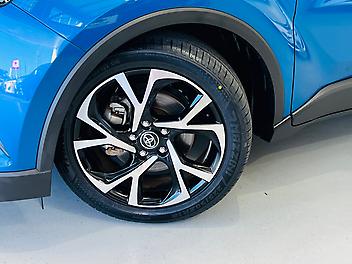 2017 Toyota C-hr 1.8L HYBRID | G LIMITED EDITION | TWO-TONE | ADAPTIVE CRUISE 
