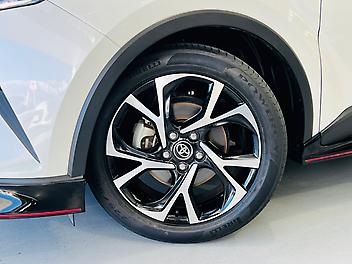 2017 Toyota C-hr G LIMITED HYBRID | RADAR CRUISE CONTROL | MINT CONDITION