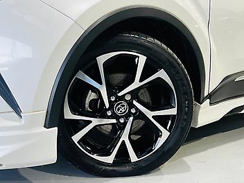 2017 Toyota C-hr G LIMITED HYBRID | MODELLISTA BODY KIT | MINT CONDITION