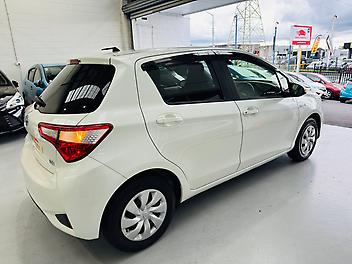 2017 Toyota VITZ HYBRID F GRADE | PUSH START WITH SMART KEY | 
