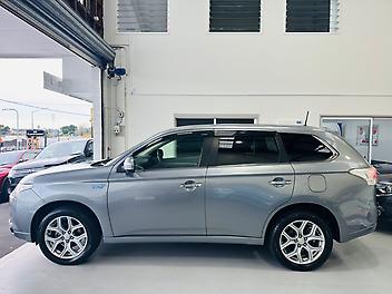 2014 Mitsubishi Outlander PHEV 4WD | LEATHER TRIM | CRUISE | HEAT SEAT 