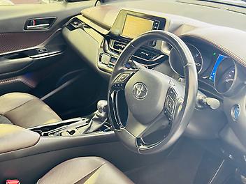 2017 Toyota C-hr G LED LIMITED HYBRID | LOW KM | 