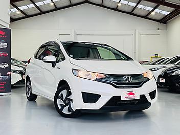 2013 Honda Fit HYBRID F-PACKAGE | ARM REST | REVERSE CAMERA