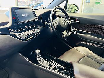 2017 Toyota C-hr 1.8L HYBRID | G LIMITED EDITION | TWO-TONE | ADAPTIVE CRUISE 