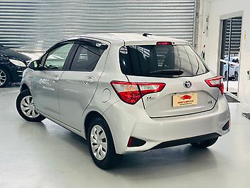 2018 Toyota VITZ HYBRID F GRADE | PUSH START WITH SMART KEY | DUAL MULTIFUNCTION