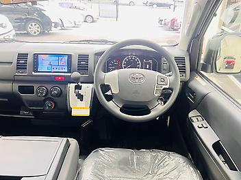 2025 Toyota Hiace 2.8 L DIESEL | ALMOST BRANDNEW | ONLY 35KM | APPLE CAR PLAYER