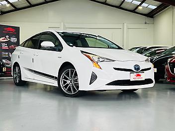2016 Toyota Prius S GRADE HYBRID | ALLOYS | ADAPTIVE CRUISE CONTROL | PRE-OWNED