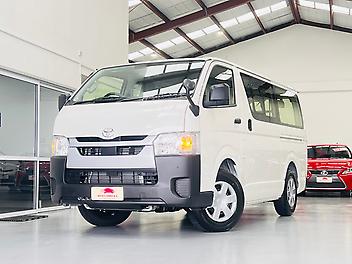 2025 Toyota Hiace 2.8 L DIESEL | ALMOST BRANDNEW | ONLY 35KM | APPLE CAR PLAYER