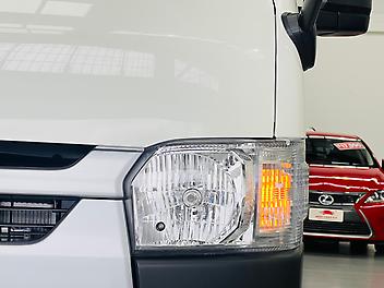2025 Toyota Hiace 2.8 L DIESEL | ALMOST BRANDNEW | ONLY 35KM | APPLE CAR PLAYER