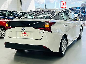 2021 Toyota Prius S LIMITED HYBRID | ADAPTIVE CRUISE CONTROL | FOG LIGHTS