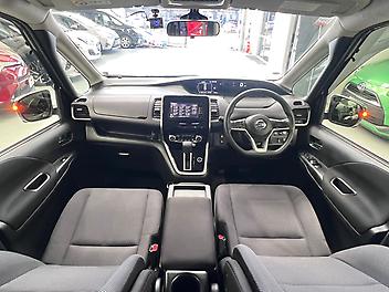 2017 Nissan Serena 2.0 L HYBRID V PACKAGE | 8 SEATER | ADAPTIVE CRUISE CONTROL 