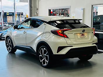 2017 Toyota C-hr G LIMITED HYBRID | RADAR CRUISE CONTROL | LOW MILEAGE