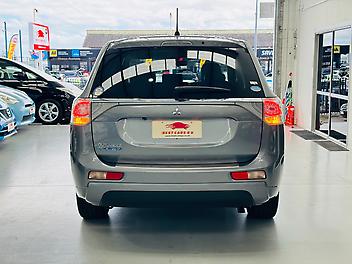 2014 Mitsubishi Outlander PHEV 4WD | LEATHER TRIM | CRUISE | HEAT SEAT | POWER TAIL GATE