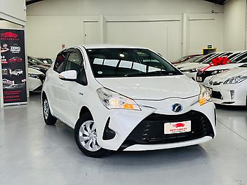 2017 Toyota VITZ HYBRID F GRADE | PUSH START WITH SMART KEY | 
