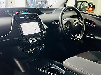 2021 Toyota Prius S LIMITED HYBRID | ADAPTIVE CRUISE CONTROL | FOG LIGHTS