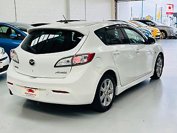 2011 Mazda Axela 1.5L SPORTS HATCHBACK | AUTOMATIC | (PRE-OWNED)