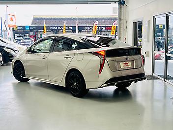 2017 Toyota Prius S LIMITED HYBRID | CRUISE CONTROL | BODY KIT