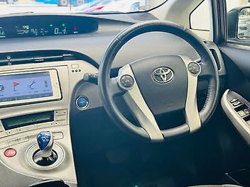 2012 Toyota Prius 1.8L HYBRID (PRE-OWNED)