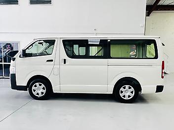 2025 Toyota Hiace 2.8 L DIESEL | ALMOST BRANDNEW | ONLY 35KM | APPLE CAR PLAYER
