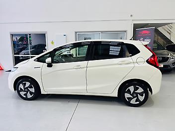 2013 Honda Fit HYBRID F-PACKAGE | ARM REST | REVERSE CAMERA