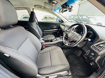 2014 Honda Vezel HYBRID SUPER LOW MILEAGE - 30,000 KM ONLY 