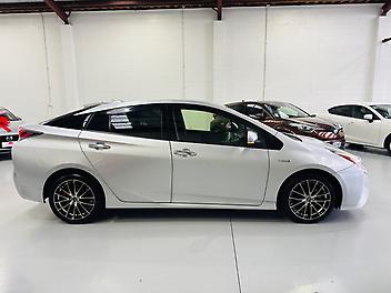 2017 Toyota Prius S LIMITED HYBRID | CRUISE CONTROL | ALLOY WHEELS