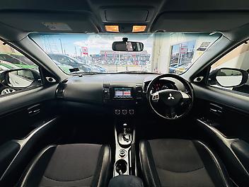 2010 Mitsubishi Outlander 2.4L 4WD MINI SUV | 7-SEATS | SMART KEY | (PRE-OWNED)