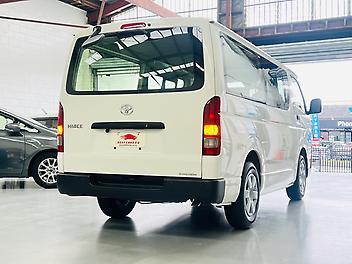 2025 Toyota Hiace 2.8 L DIESEL | ALMOST BRANDNEW | ONLY 35KM | APPLE CAR PLAYER