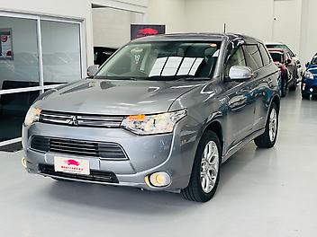 2014 Mitsubishi Outlander PHEV 4WD | LEATHER TRIM | CRUISE | HEAT SEAT | POWER TAIL GATE