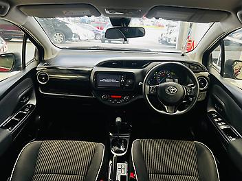 2017 Toyota VITZ HYBRID JUWELA LIMITED | SUPER  LOW MILEAGE | FOGs