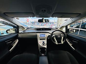 2012 Toyota Prius 1.8L HYBRID (PRE-OWNED)