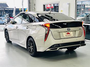 2017 Toyota Prius S LIMITED HYBRID | CRUISE CONTROL | BODY KIT