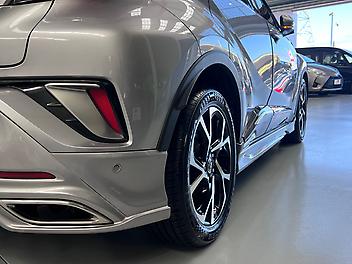 2017 Toyota C-hr 1.8L HYBRID | G LIMITED EDITION | BODY KIT 