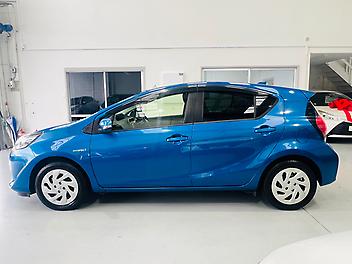 2017 Toyota Aqua S GRADE | FACELIFTED | SUPER LOW MILEAGE 