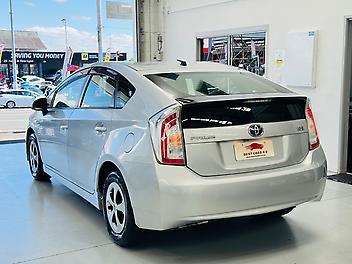 2012 Toyota Prius 1.8L HYBRID (PRE-OWNED)