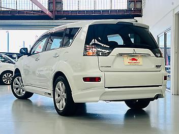 2011 Mitsubishi Outlander 2.4L 4WD ROADEST | 7-SEATS | SMART KEY | (PRE-OWNED)