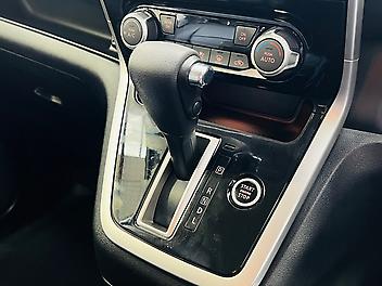 2017 Nissan Serena X HYBRID | 7 SEATER | 360 CAM | DUAL POWER DOORS 